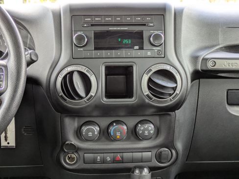 Used 2016 Jeep Wrangler Unlimited Sport image 5