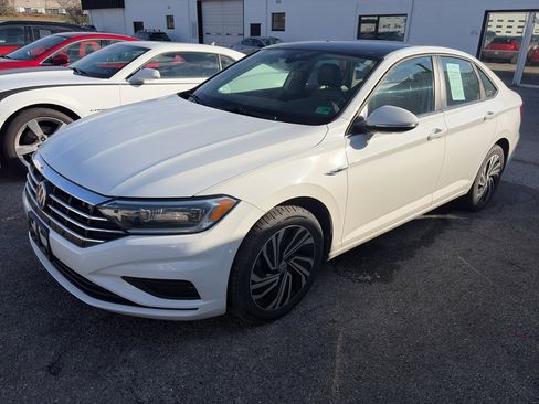 Used 2021 Volkswagen Jetta SEL Premium image 1