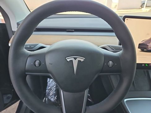 Used 2025 Tesla Model Y Long Range AWD/4WD image 13