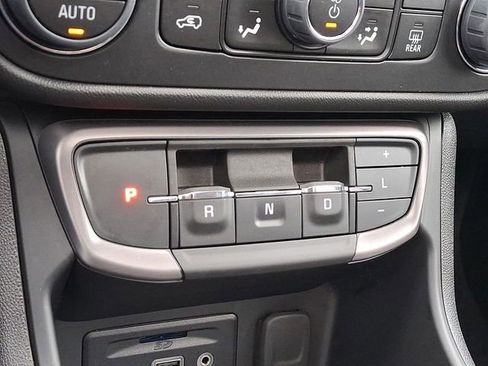 Used 2024 GMC Terrain AT4 image 15