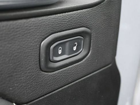 Used 2023 Jeep Wrangler Unlimited Sahara w/ Cold Weather Group AWD/4WD image 17