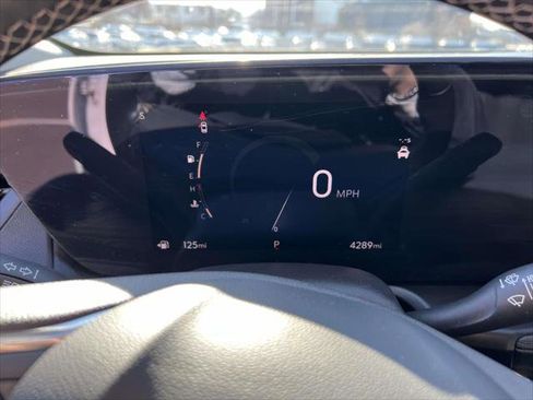 Used 2025 Buick Encore GX Preferred image 25