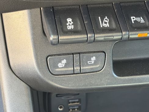 Used 2021 GMC Canyon AT4 w/ Driver Alert Package AWD/4WD image 30