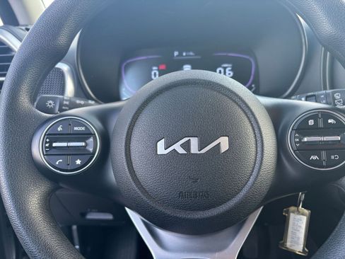 Used 2025 Kia Soul LX w/ LX Technology Package image 25