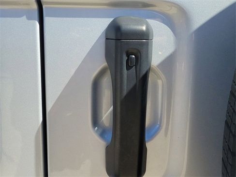 Used 2024 Jeep Wrangler Sport S image 12