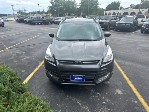 Used 2016 Ford Escape SE w/ Equipment Group 201A AWD/4WD image 3