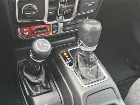 New 2026 Jeep Gladiator Rubicon w/ Steel Power Dome Hood Package AWD/4WD image 14