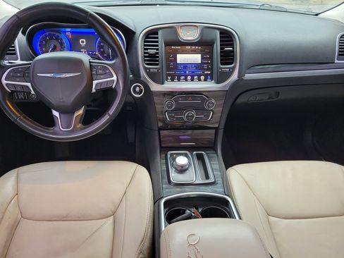 Used 2016 Chrysler 300 Limited image 11