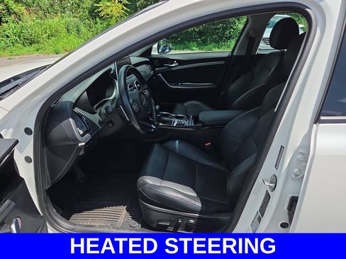Used 2018 Kia Stinger Premium AWD/4WD image 16