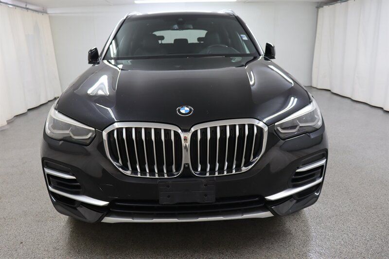 Used 2022 BMW X5 sDrive40i w/ Premium Package RWD image 2