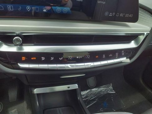 New 2025 Cadillac Lyriq Luxury image 32