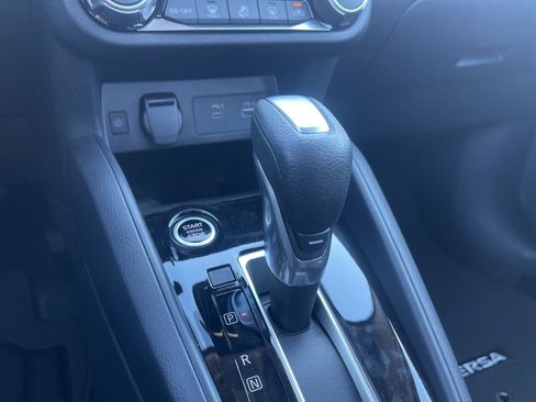 New 2025 Nissan Versa SR w/ Trunk Package image 29