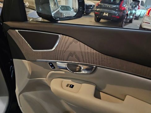 Certified 2025 Volvo XC90 B6 Plus AWD/4WD image 12