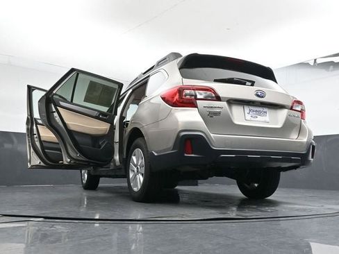 Used 2019 Subaru Outback 2.5i Premium image 40