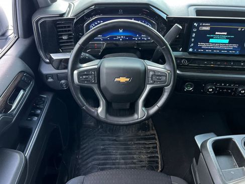 Used 2022 Chevrolet Silverado 1500 LT image 16
