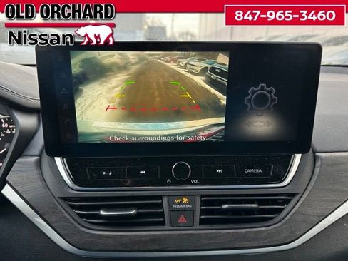 Used 2023 Nissan Altima 2.5 SV w/ SV Premium Package image 19