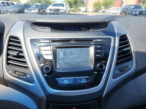 Used 2015 Hyundai Elantra SE w/ Option Group 02 FWD image 23