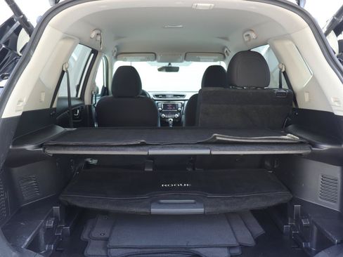 Used 2018 Nissan Rogue SV FWD image 14