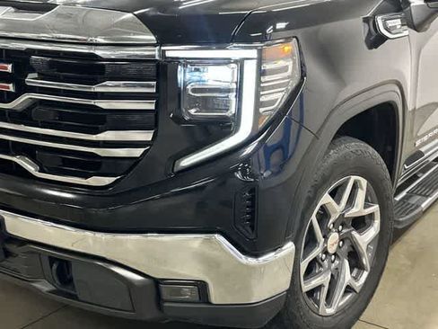 Used 2023 GMC Sierra 1500 SLT AWD/4WD image 32