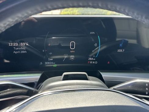 Used 2024 Cadillac Lyriq Luxury AWD/4WD image 12
