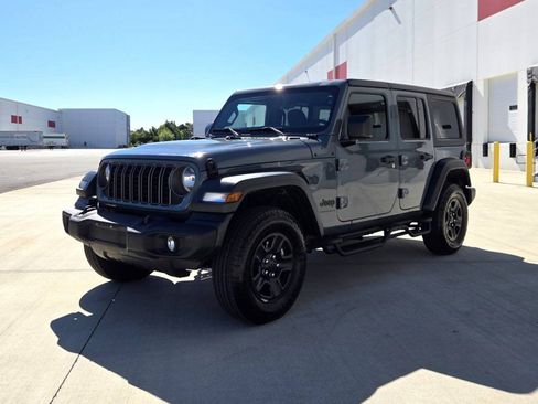 Used 2025 Jeep Wrangler Unlimited Sport AWD/4WD image 1