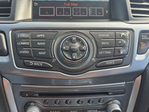 Used 2018 Nissan Pathfinder SL AWD/4WD image 35