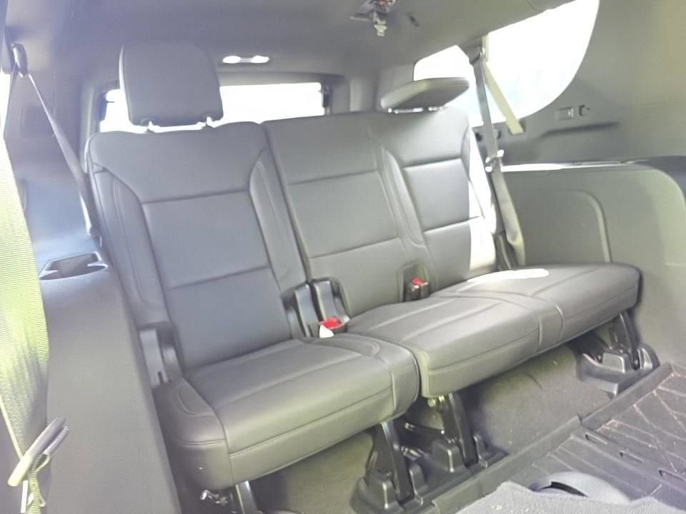 Used 2023 Chevrolet Suburban Z71 w/ Luxury Package AWD/4WD image 28
