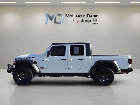 Used 2022 Jeep Gladiator Mojave w/ Trailer Tow Package AWD/4WD image 3