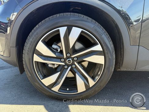 Used 2025 Volvo XC40 B5 Plus AWD/4WD image 12