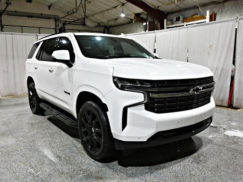Used 2022 Chevrolet Tahoe RST w/ Luxury Package AWD/4WD image 3