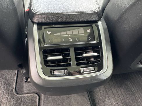 Used 2019 Volvo XC90 T6 Momentum w/ Advanced Package AWD/4WD image 17