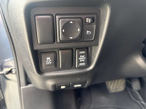 Used 2014 Nissan Juke SV AWD/4WD image 13