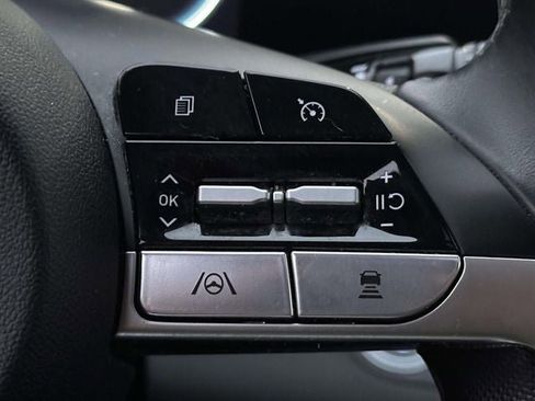 Used 2023 Hyundai Elantra Limited image 26