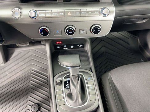 New 2026 Hyundai Kona SE image 16