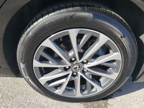 Used 2023 Lexus ES 350 image 28