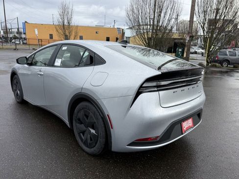 New 2026 Toyota Prius Plug-In Hybrid image 7