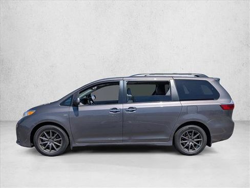 Used 2020 Toyota Sienna XLE Premium AWD/4WD image 8
