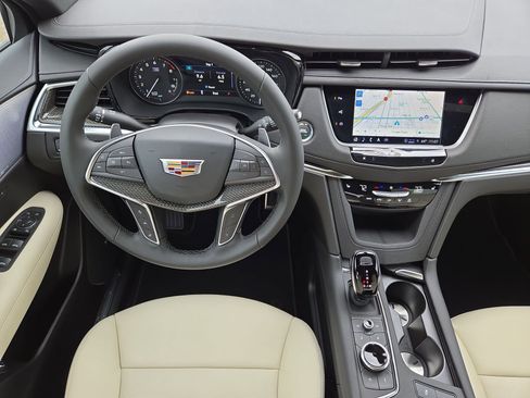 New 2025 Cadillac XT5 Sportv w/ Technology Package image 14