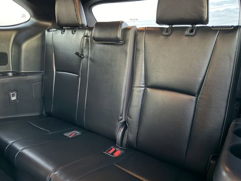 Used 2023 Toyota Highlander XSE image 32