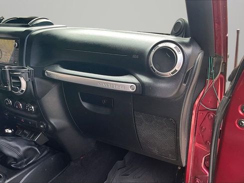 Used 2012 Jeep Wrangler Unlimited Sahara AWD/4WD image 23