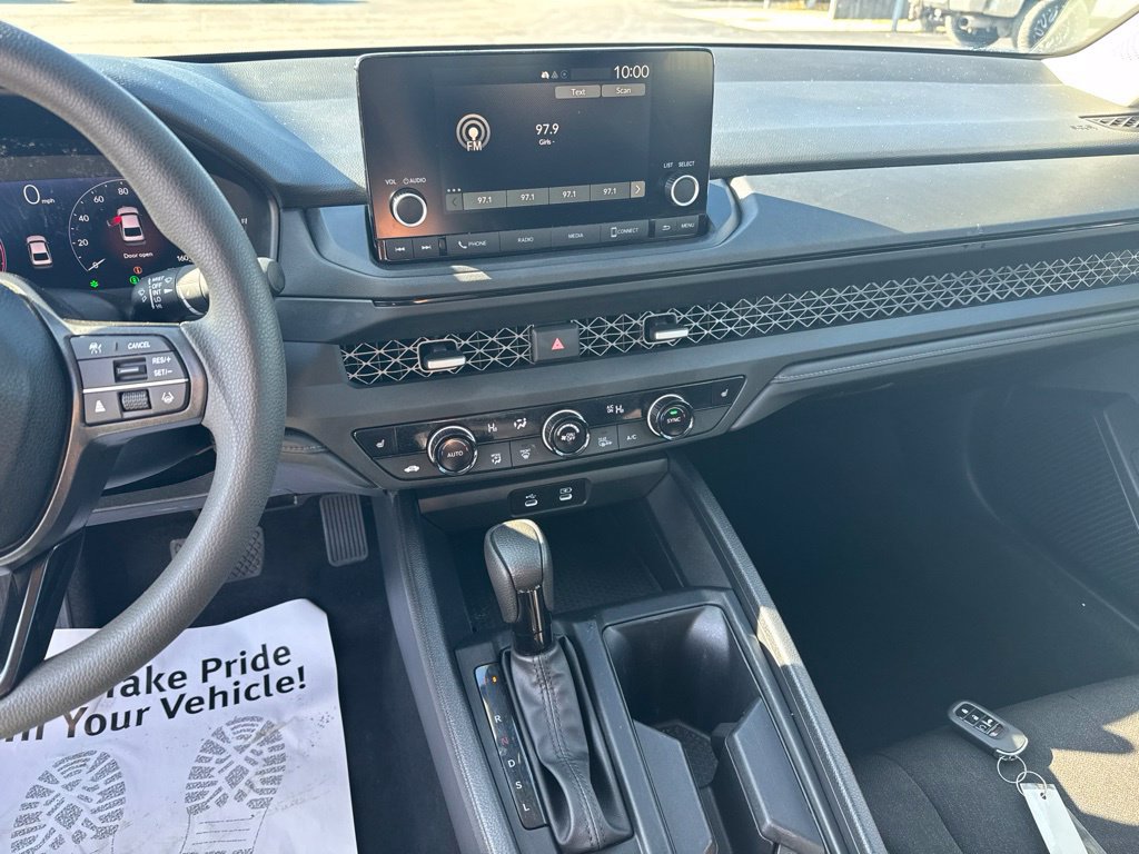 Used 2025 Honda Accord SE image 14
