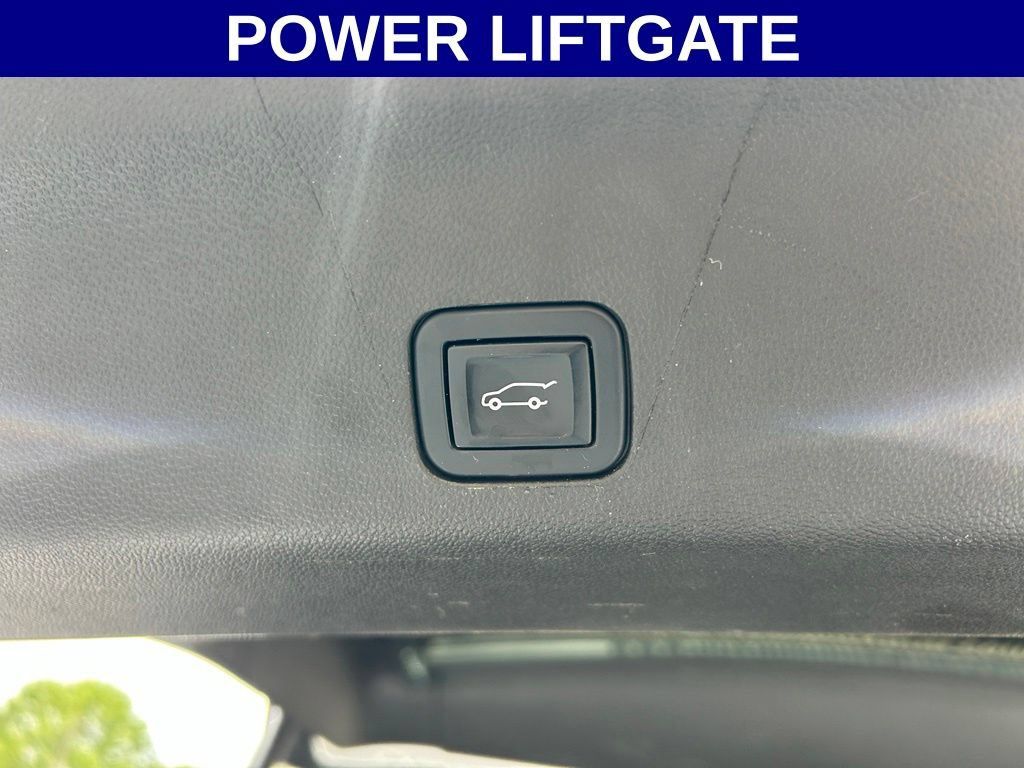 Used 2022 Chevrolet Tahoe Z71 AWD/4WD image 17