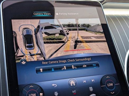 Used 2025 Mercedes-Benz C 300 Sedan image 12