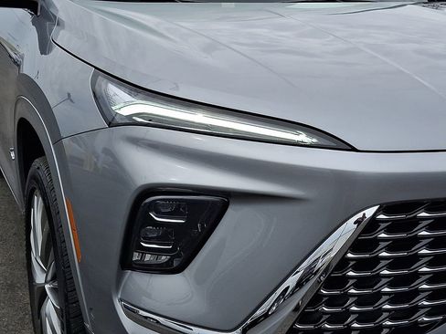 Used 2025 Buick Enclave Avenir w/ Super Cruise Package image 9