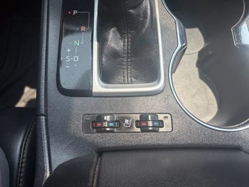 Used 2019 Toyota Highlander Limited AWD/4WD image 13
