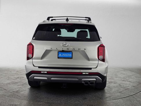 Used 2023 Hyundai Palisade SEL FWD image 4