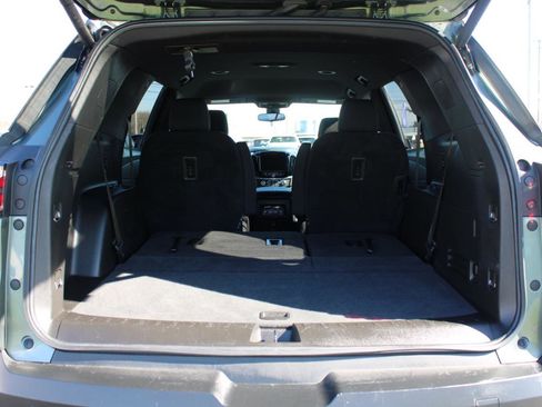 Used 2022 Chevrolet Traverse LT image 9