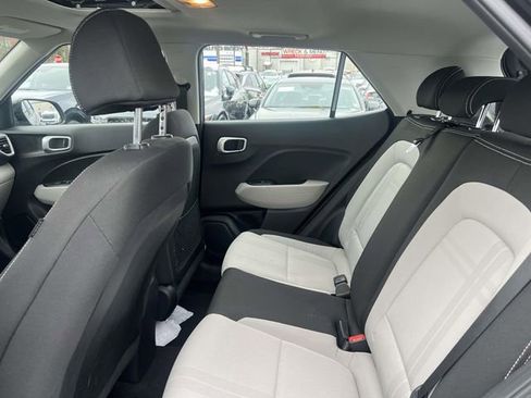 Certified 2023 Hyundai Venue SEL w/ Cargo Package image 10