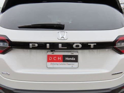 New 2026 Honda Pilot Touring image 7