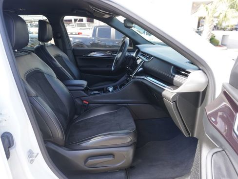 Used 2023 Jeep Grand Cherokee Altitude image 22